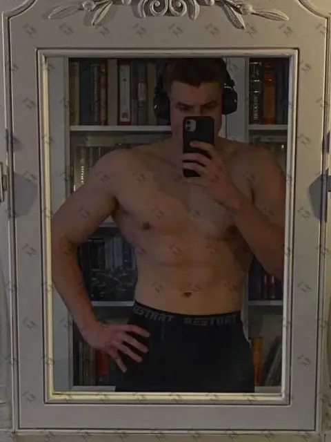 Имя: АДАМ, Возраст: 22