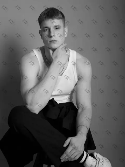 Имя: АДАМ, Возраст: 22