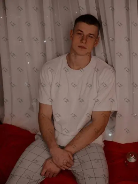 Имя: АДАМ, Возраст: 22