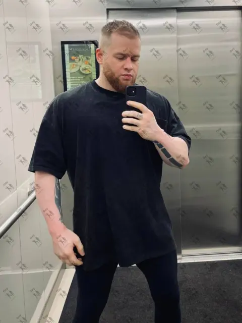 Имя: АНТОН, Возраст: 33