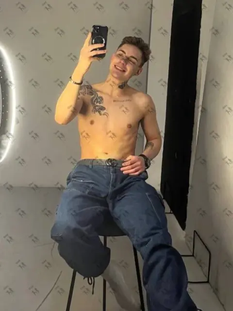 Имя: АРТЕМИЙ, Возраст: 22