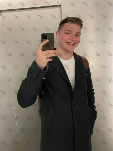 Имя: АРТЕМИЙ, Возраст: 21