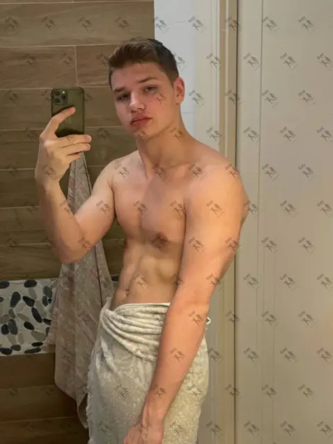 Имя: АРТЕМИЙ, Возраст: 21