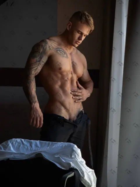 Имя: ДЕРЕК, Возраст: 27