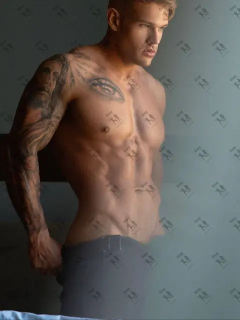 Имя: ДЕРЕК, Возраст: 27