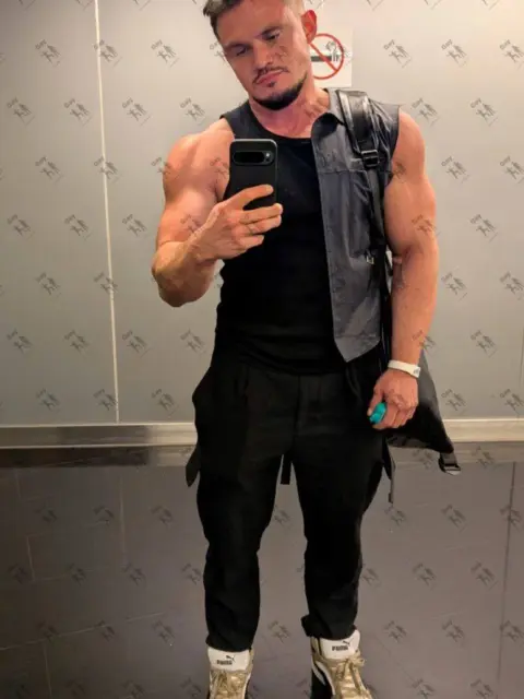 Имя: ДИЛАН, Возраст: 27