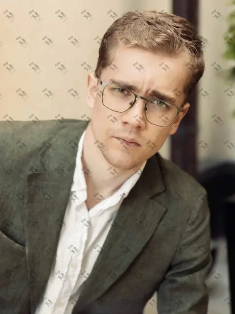 Имя: ЭДУАРД, Возраст: 23