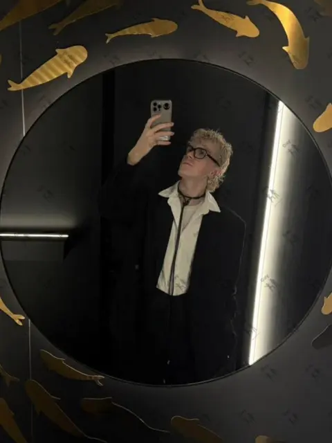 Имя: ЯН, Возраст: 22