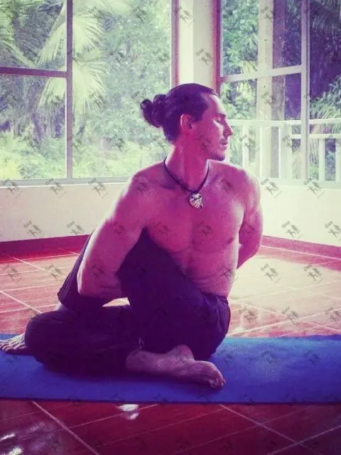 Имя: ЯРОСЛАВ, Возраст: 33