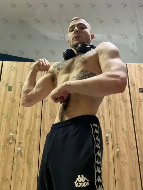 Имя: ИГОРЬ, Возраст: 20