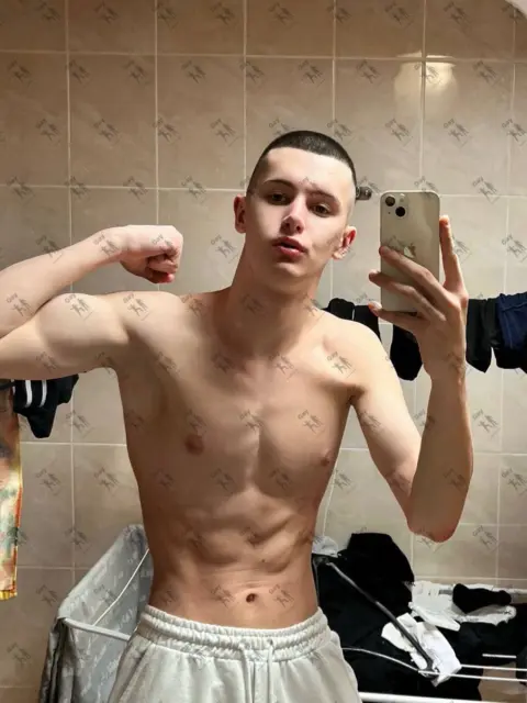 Имя: ИГОРЬ, Возраст: 20