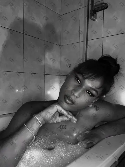 Имя: КАРЛА, Возраст: 24