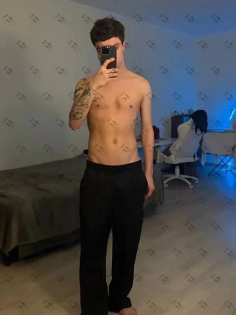 Имя: МАКС, Возраст: 22