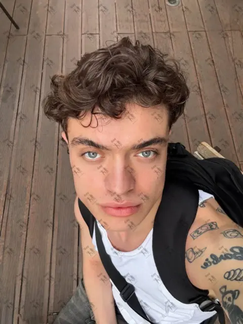 Имя: МАКС, Возраст: 22