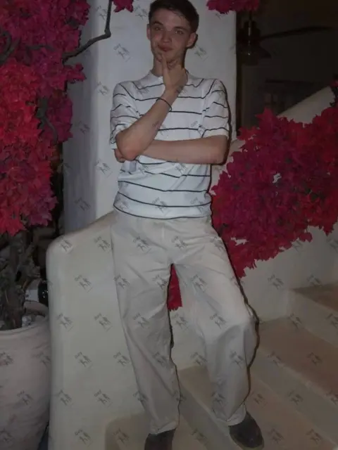 Имя: МАКСИМ, Возраст: 22