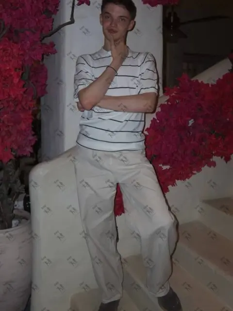 Имя: МАКСИМ, Возраст: 22