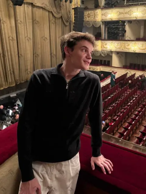 Имя: МАКСИМ, Возраст: 22