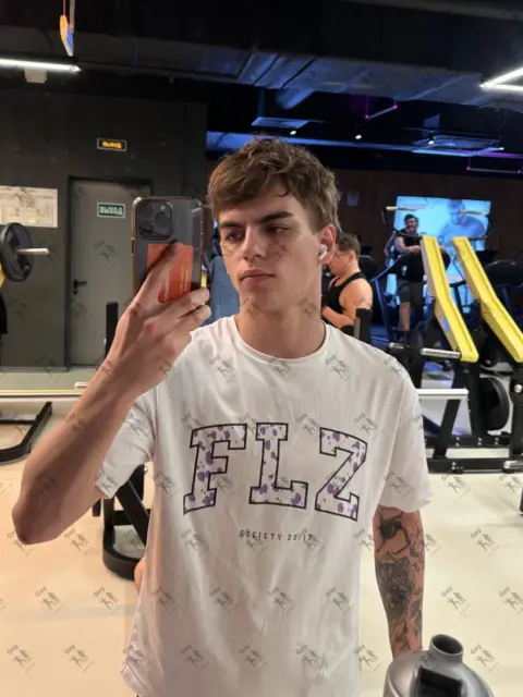 Имя: МИША, Возраст: 22