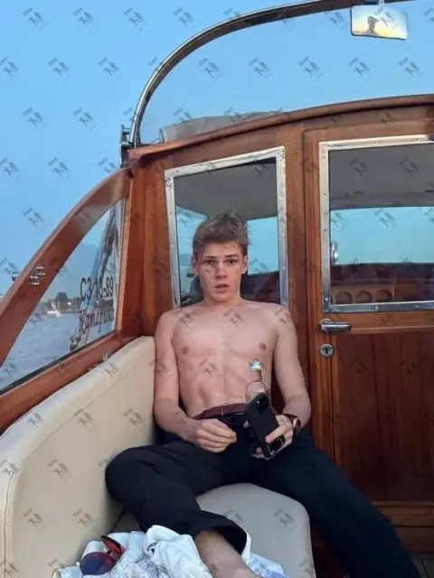 Имя: МИХАИЛ, Возраст: 19