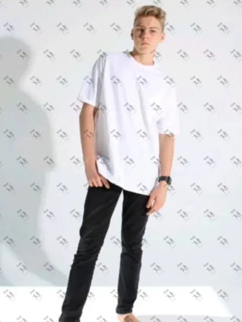 Имя: МИХАИЛ, Возраст: 19