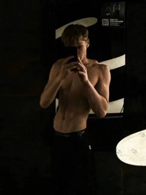 Имя: МИХАИЛ, Возраст: 19