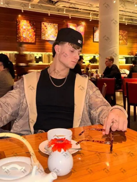 Имя: НИКИТА, Возраст: 19