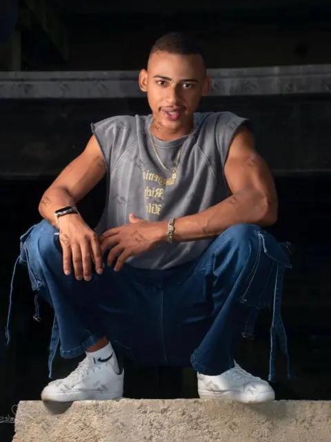 Имя: РОБЕРТО, Возраст: 24