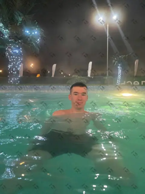 Имя: ВАЛЕНТИН, Возраст: 23